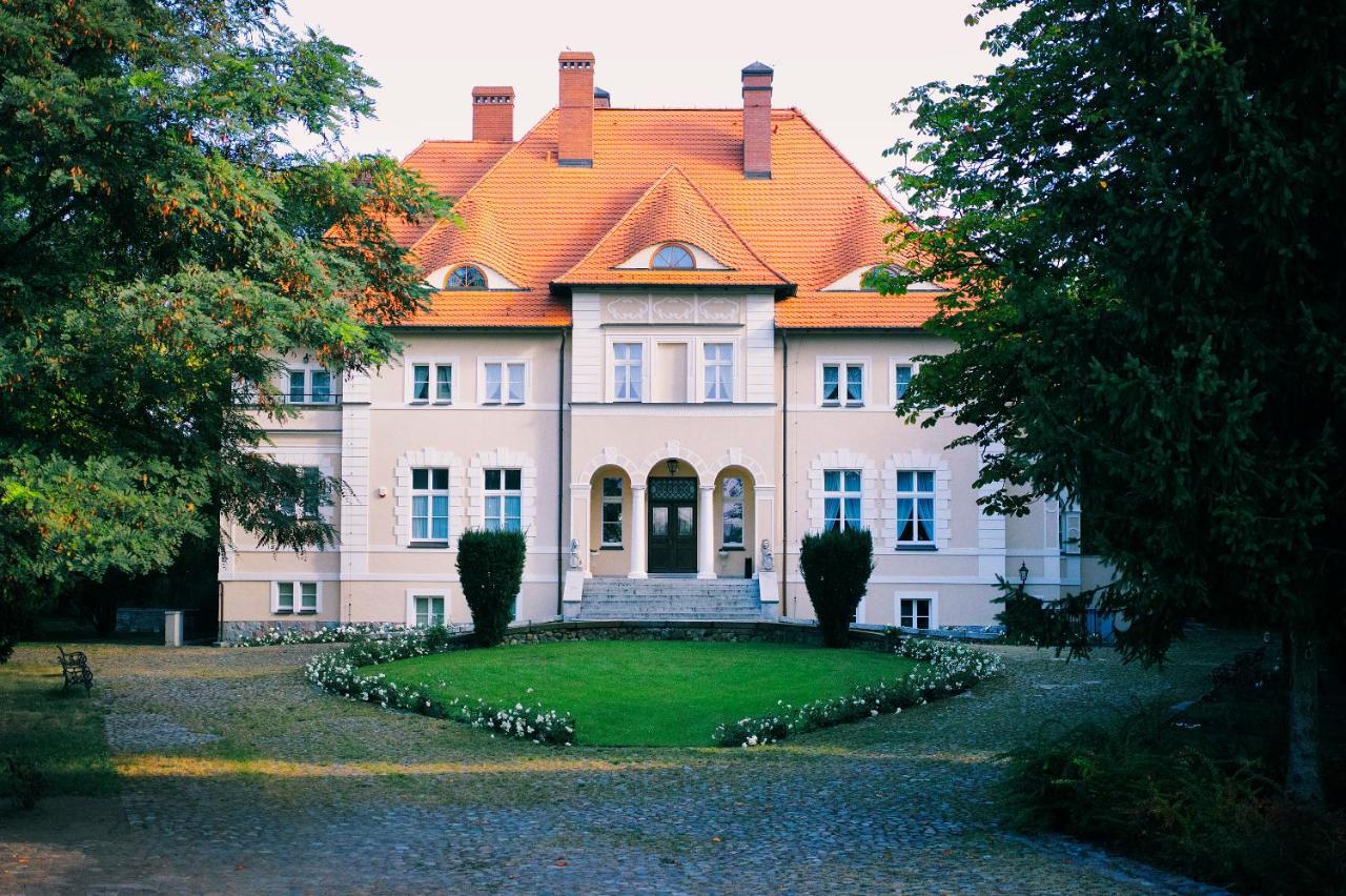 Palac W Debinie Krzeszkowice ภายนอก รูปภาพ