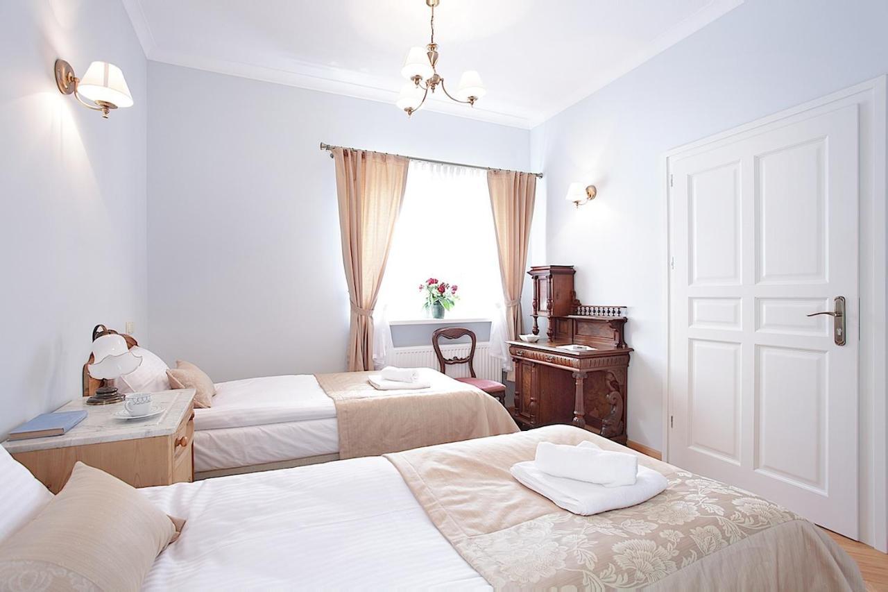 Palac W Debinie Krzeszkowice ภายนอก รูปภาพ