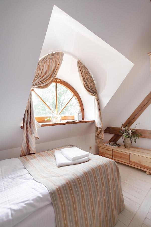 Palac W Debinie Krzeszkowice ภายนอก รูปภาพ